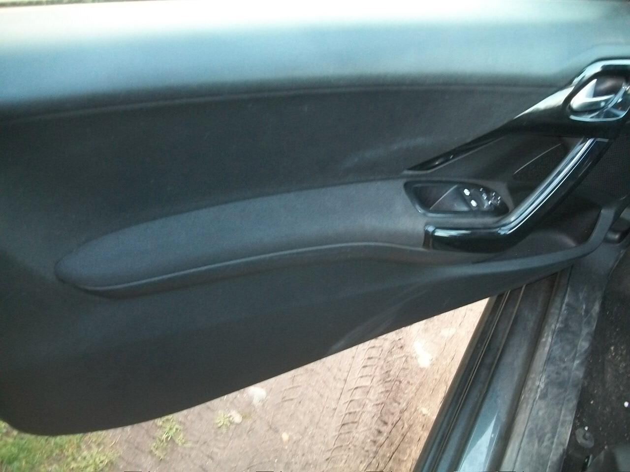 Peugeot 208 1.0 VTi 68 CV 3 porte Active si neopatentati garanzia un anno