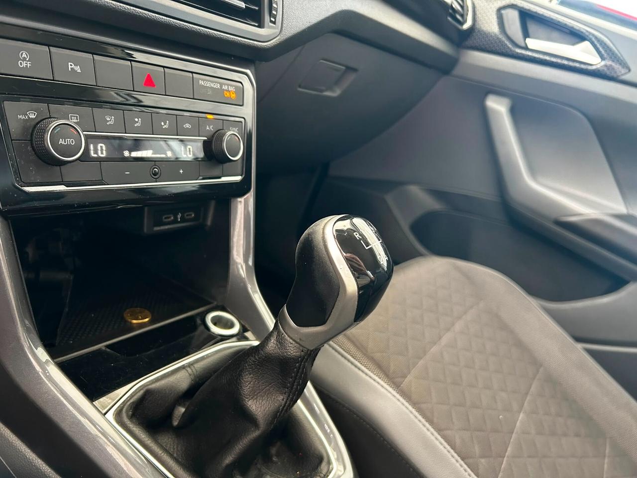 VW T-Cross 1.6 TDI x neopatentati 2020