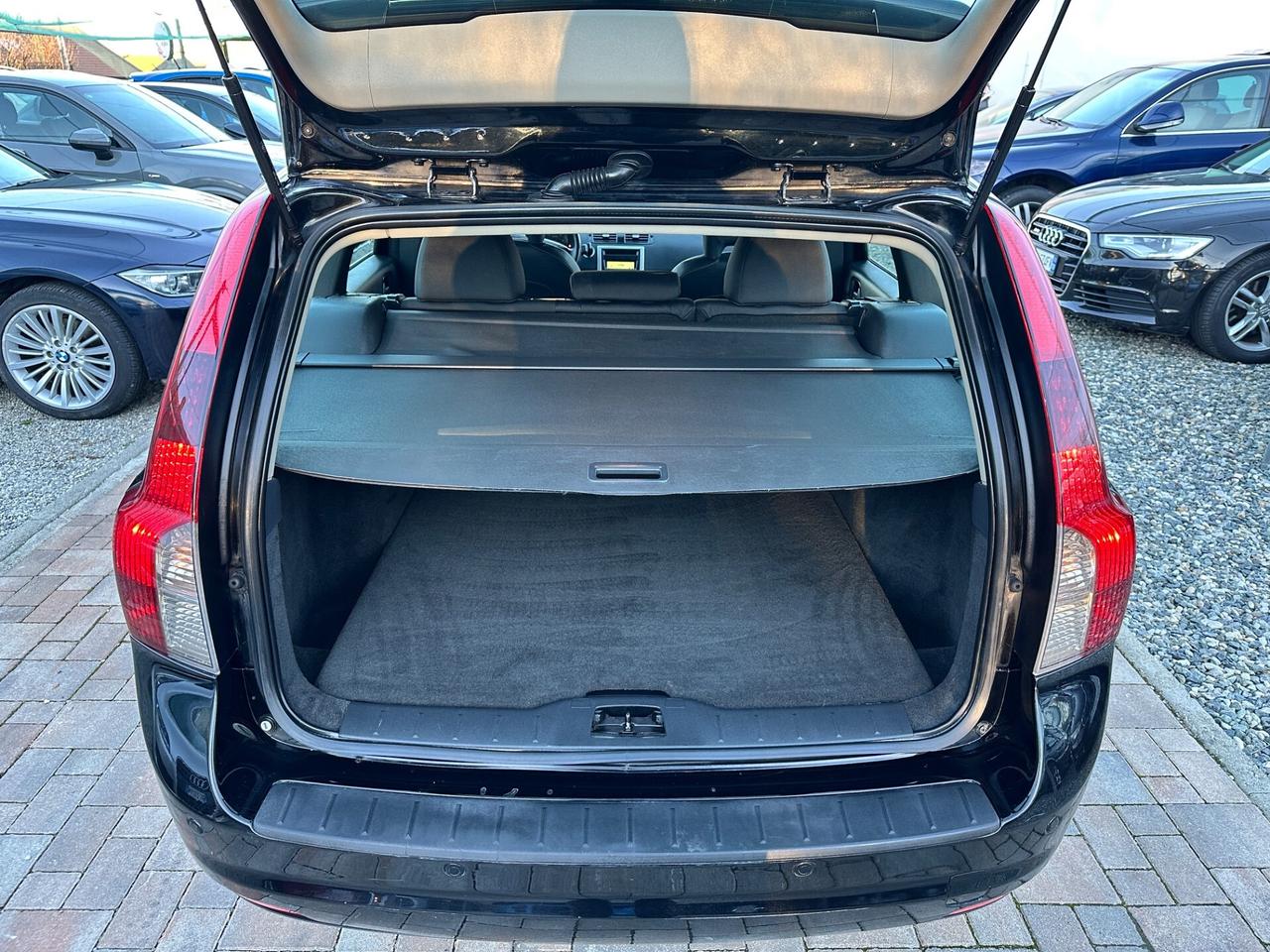 Volvo V50 D3 R-design