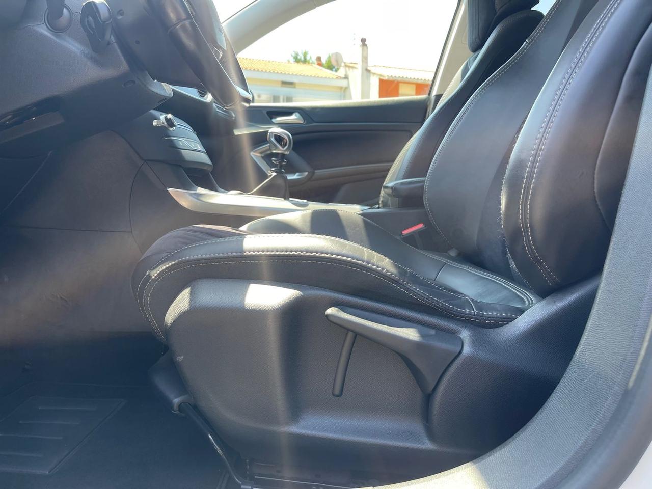 Peugeot 308 1.6 Blue HDI 120 Allure #11595