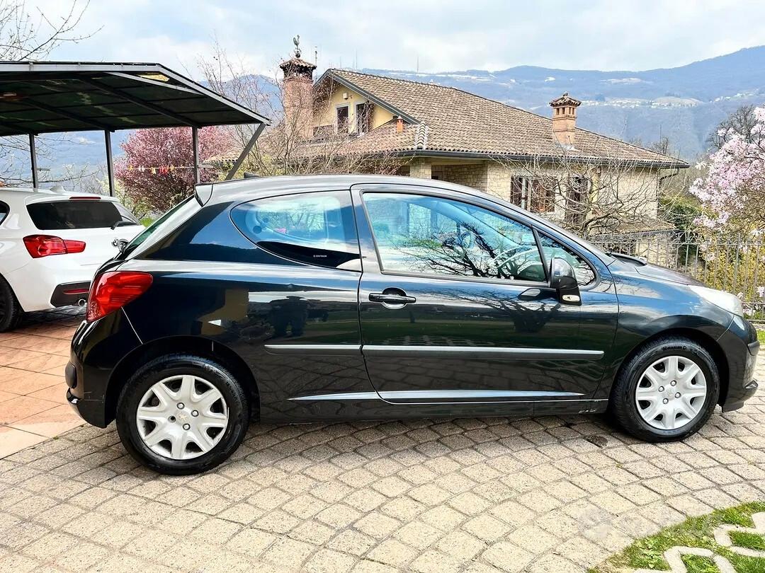 Peugeot 207 NEOPATENTATI