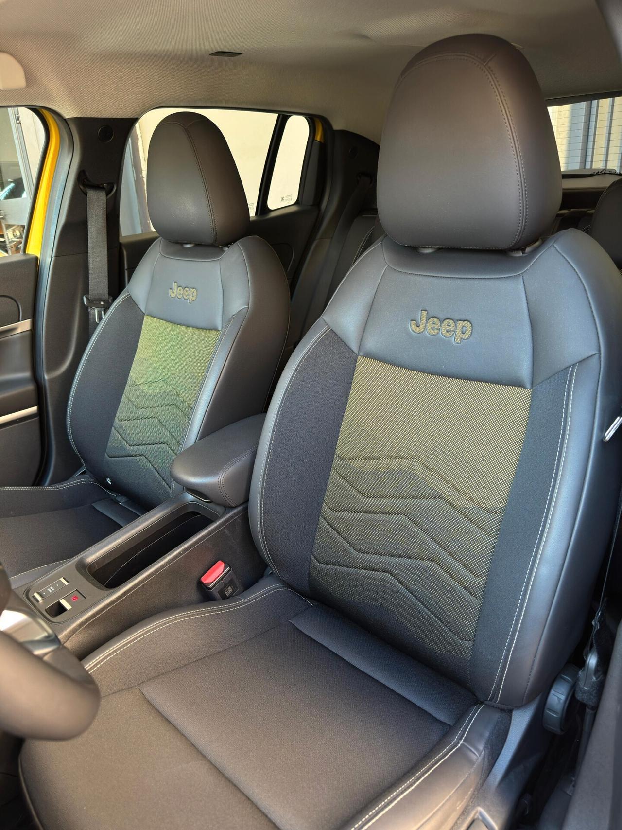 Jeep Avenger 1.2 Turbo 100 cv MHEV Summit