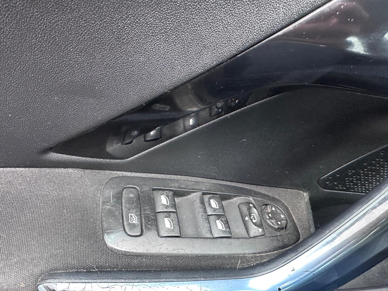 Peugeot 208 1.2 VTi 82 CV 5porte Allure Gpl