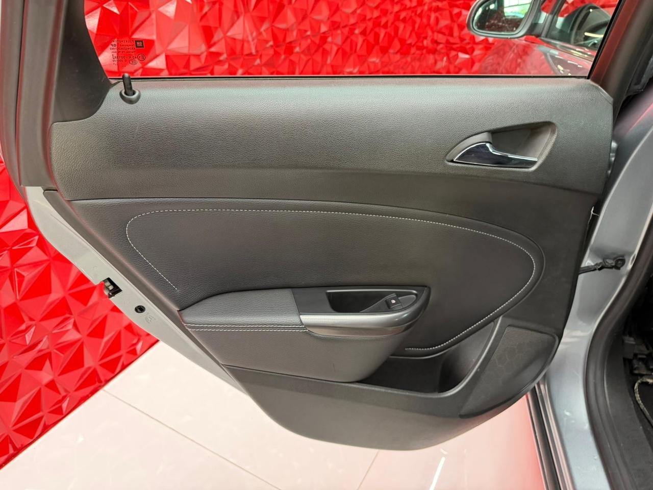 Opel Astra 1.7 CDTI 110CV 5 porte Cosmo OK NEOPATENTATI