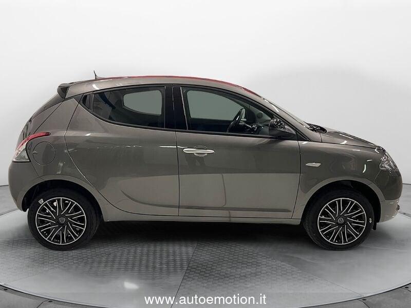 Lancia Ypsilon 1.0 FireFly 5 porte S&S Hybryd Gold