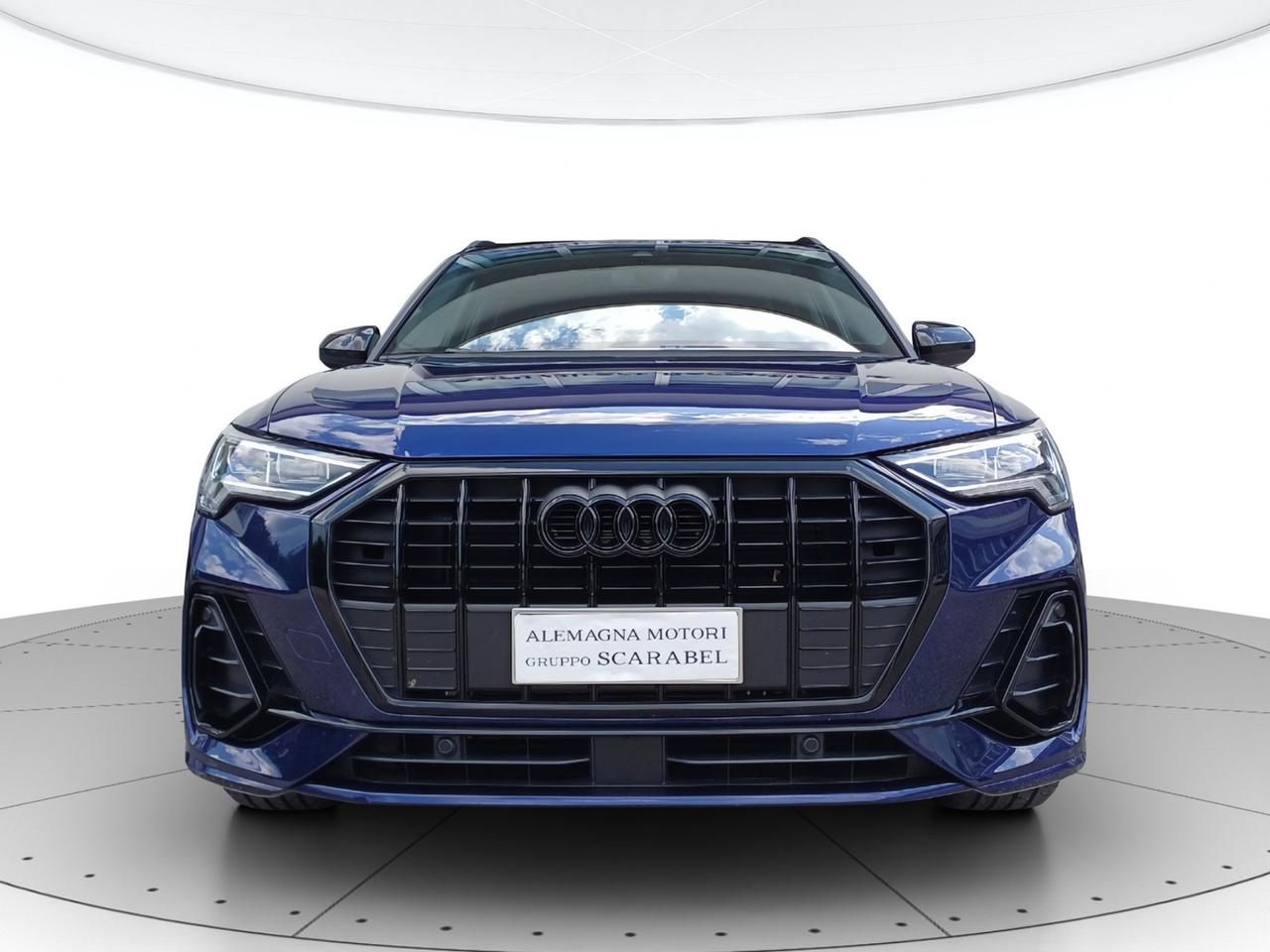 Audi Q3 35 2.0 tdi identity black s-tronic