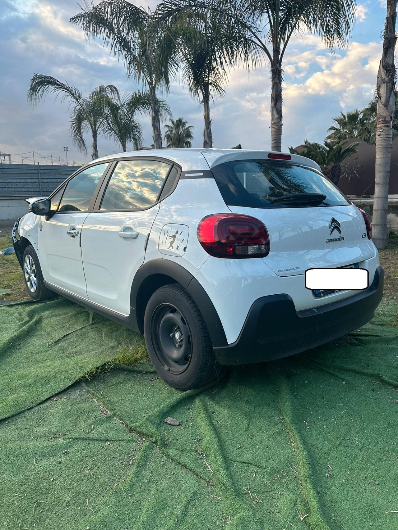 Citroen C3 2023 PureTech Shine SINISTRATA