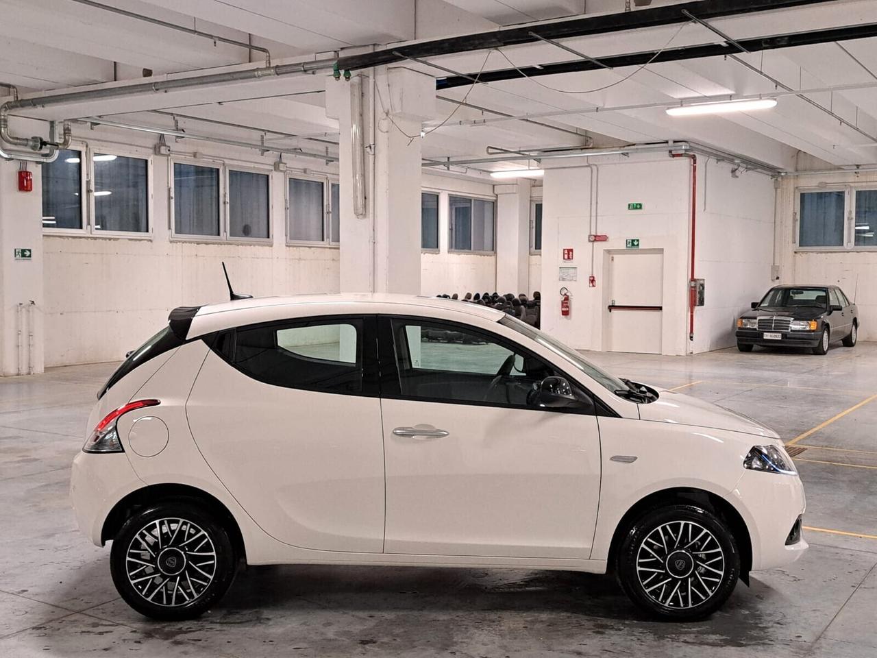 Lancia Ypsilon 1.0 FireFly Hybrid Platino Km. 0 (466)
