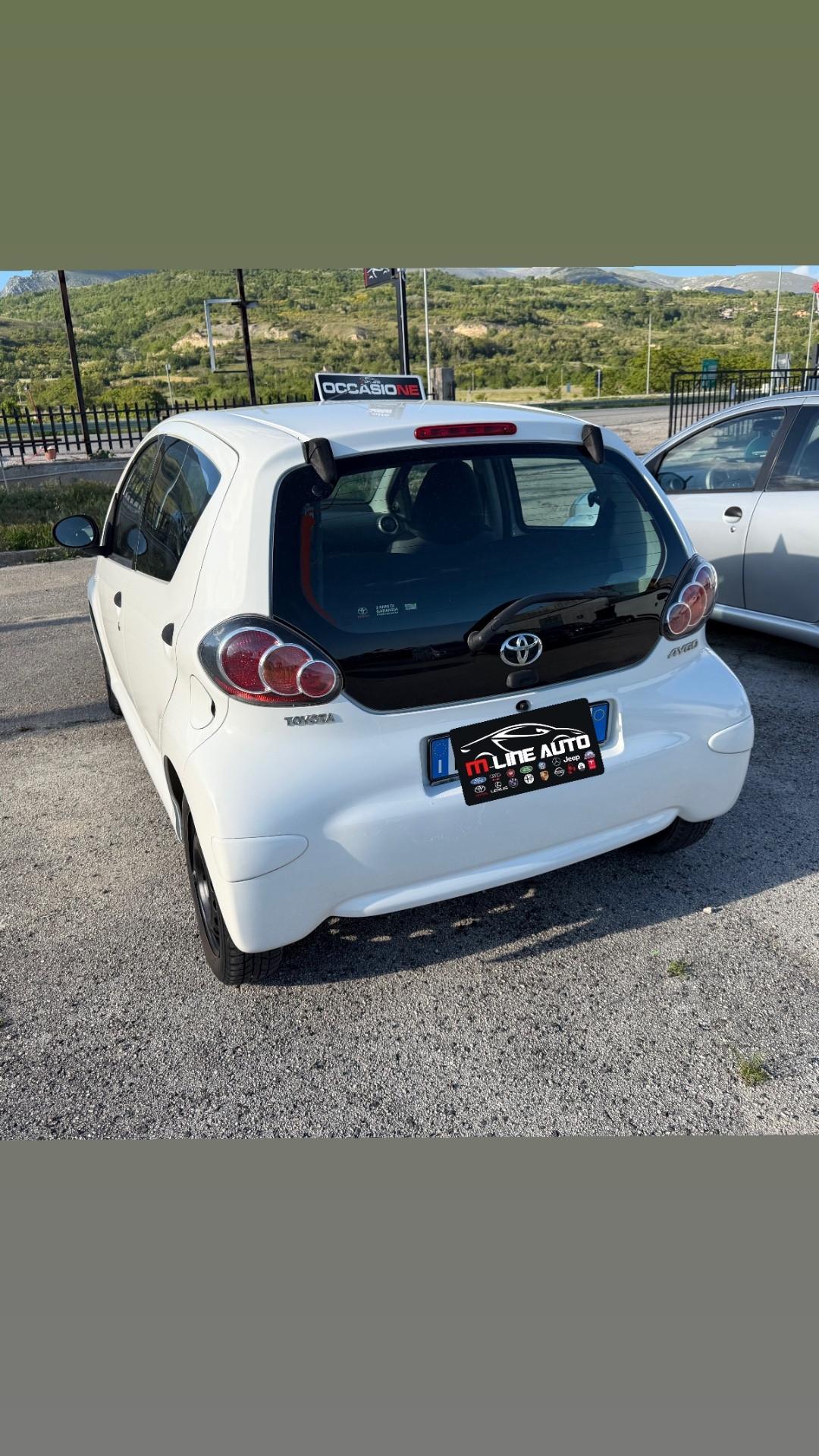 Toyota Aygo 1.0 12V VVT-i 5 porte Orange Connect MMT