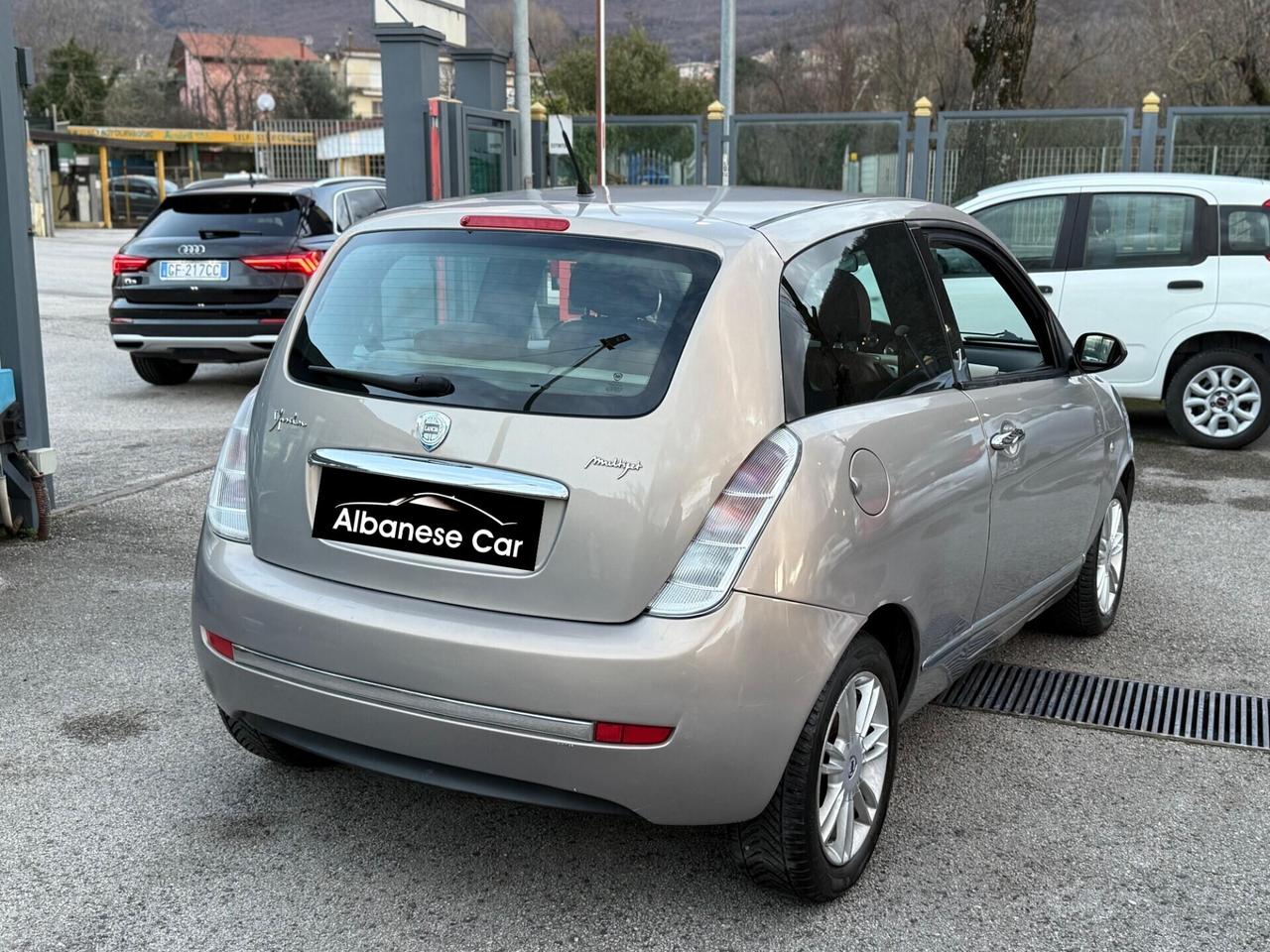 Lancia Ypsilon 1.3 MJT 90 CV Platino