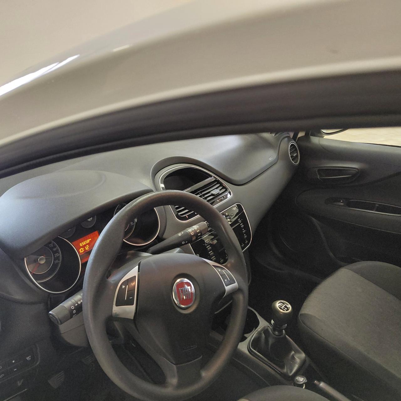 FIAT PUNTO ANNO 2014 BZ 1.2 ADATTA NEOPATENTATI KM 65 MILA