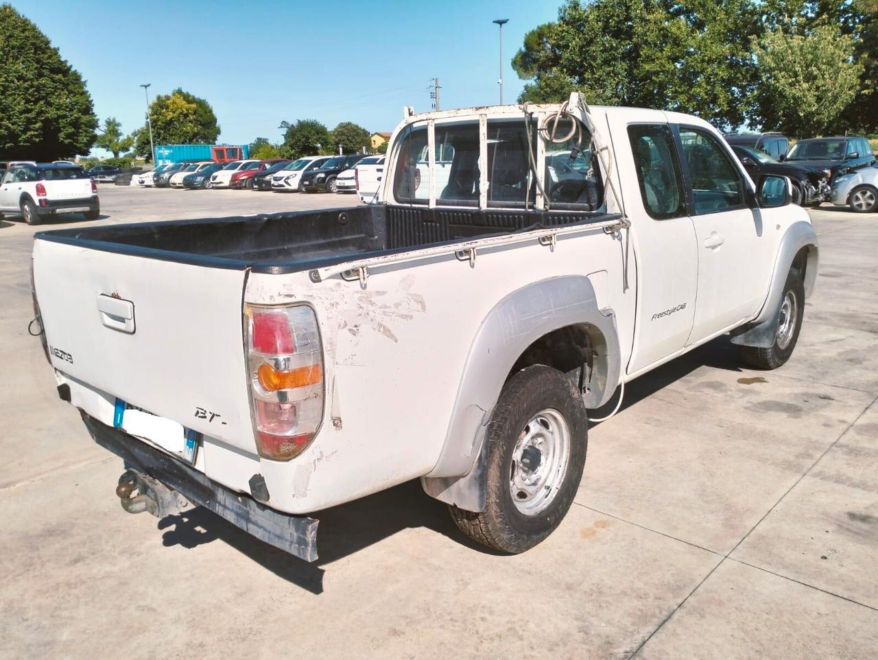 Mazda BT-50 2.5 TD 143 CV - LEGGERE