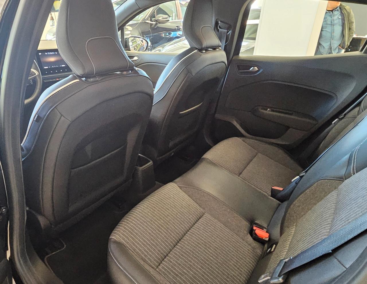 Renault Clio Full Hybrid E-Tech 140 CV 5 porte Intens