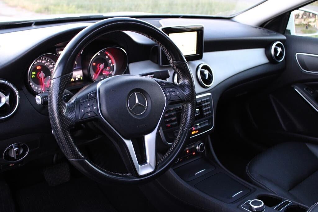 MERCEDES GLA 200 CDI *Tetto *Pelle *Camera