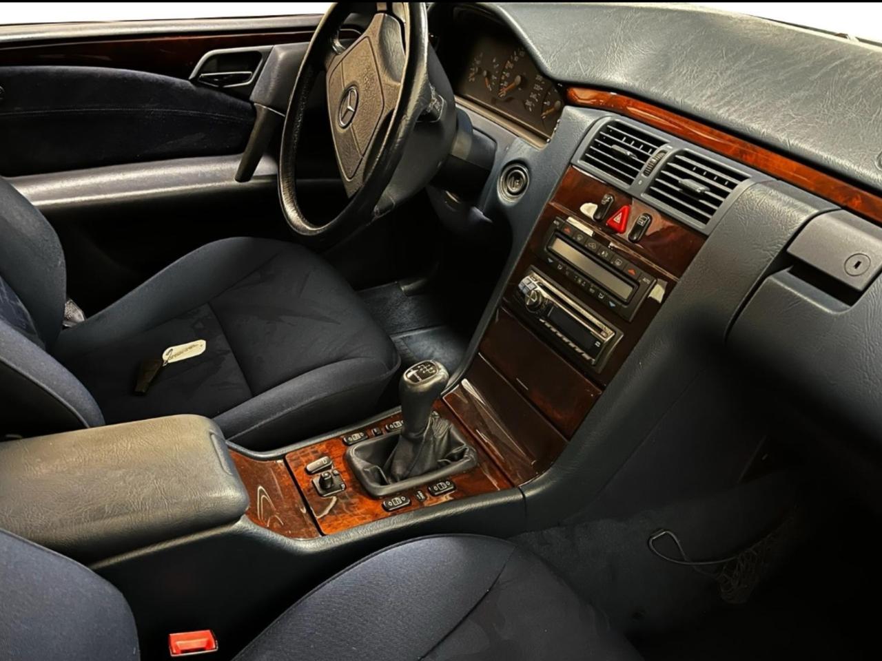 Mercedes-benz E 250 turbodiesel cat Elegance Perfetta