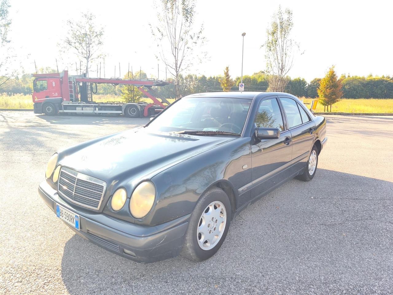 Mercedes-benz E220 solo export