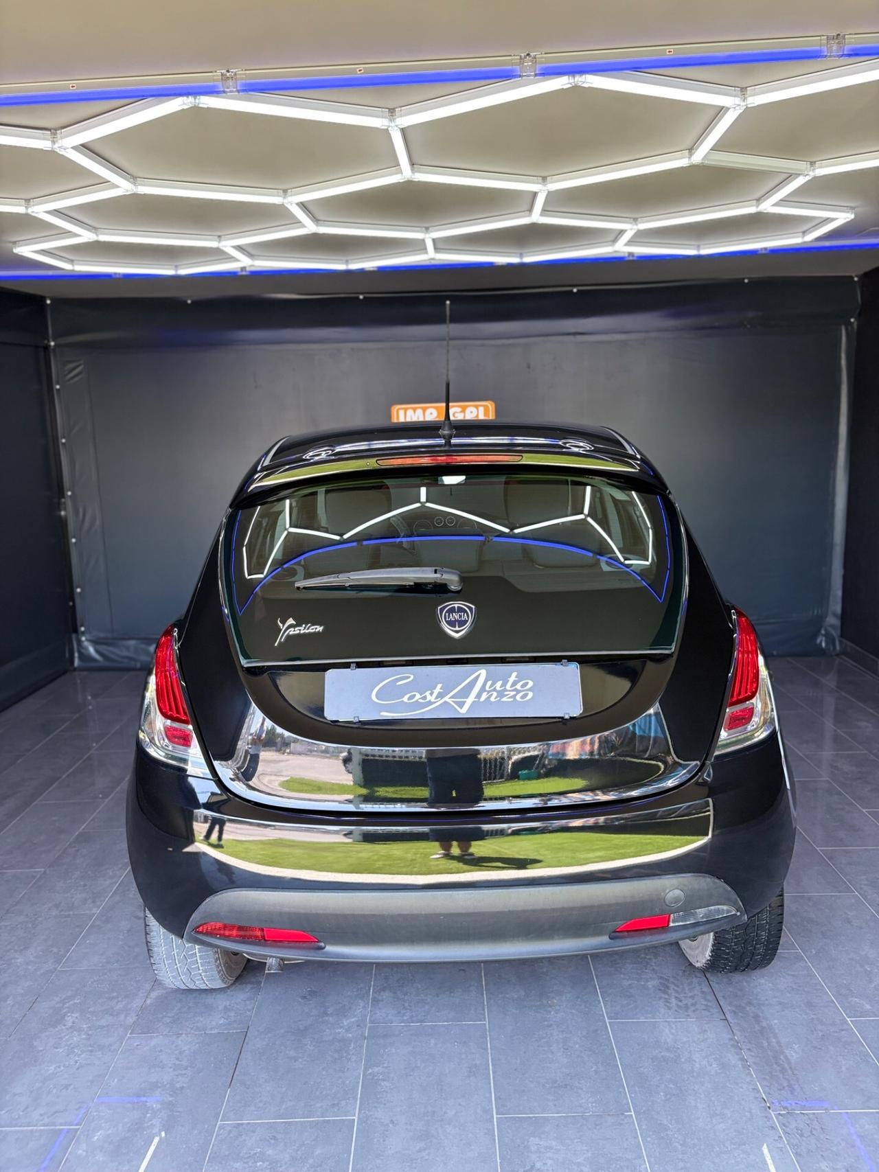 Lancia Ypsilon 1.2 GPL Ecochic Gold 2013
