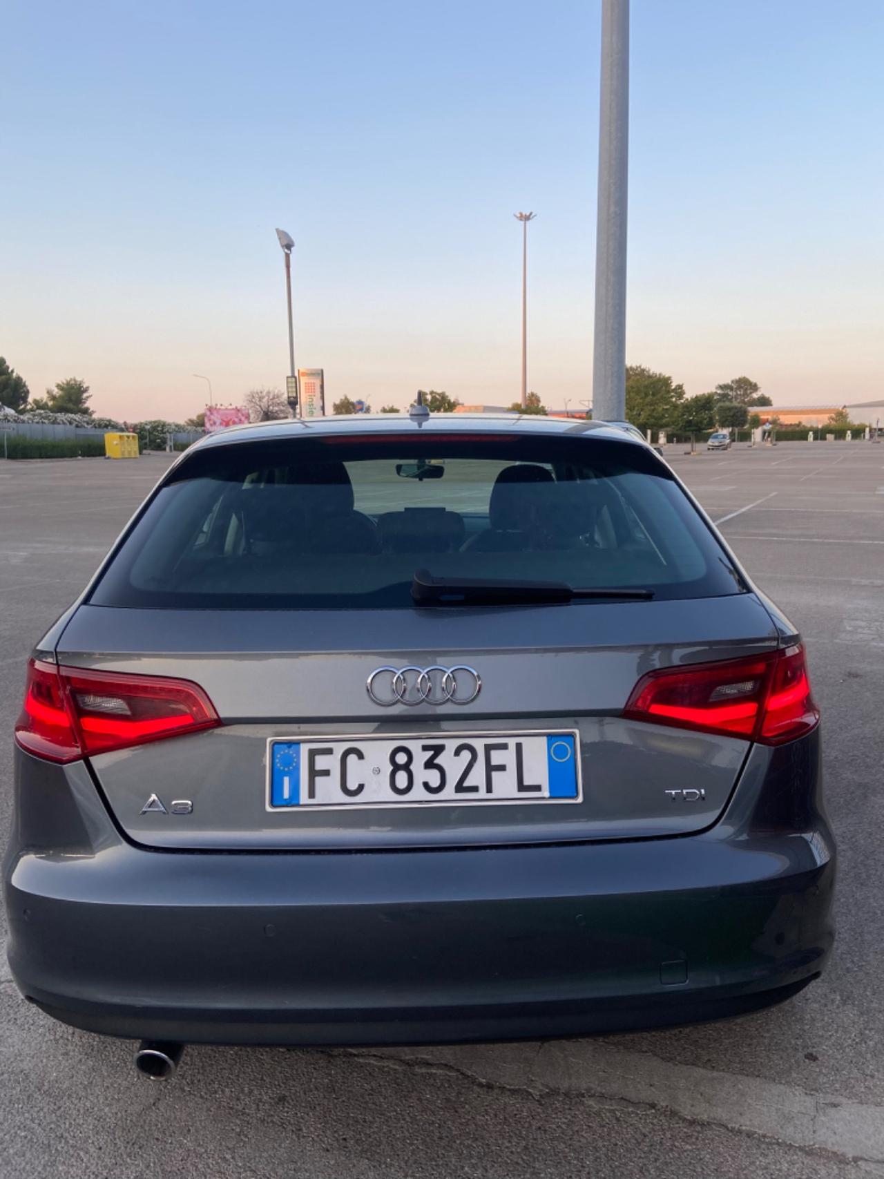 Audi A3 SPB 1.6 TDI diesel S tronic Ambition