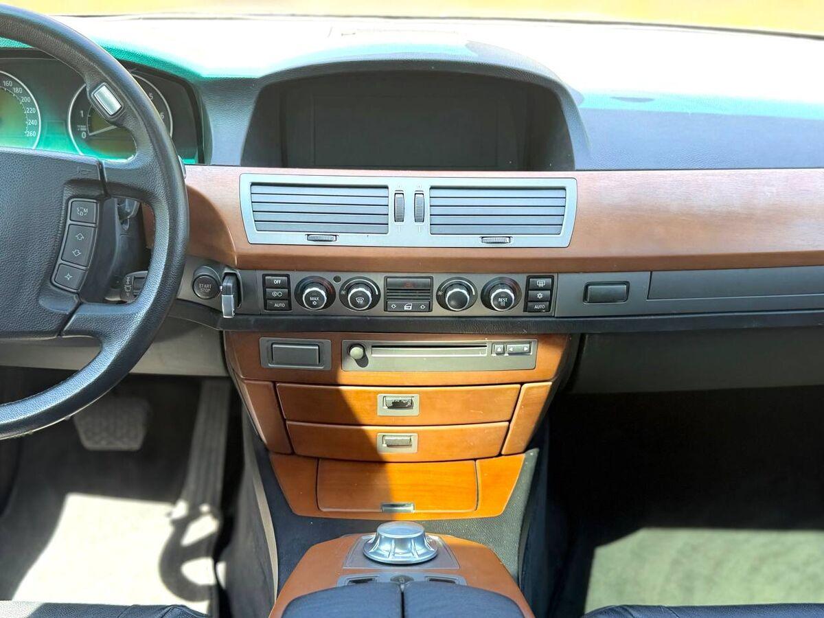 BMW Serie 7 E 65-66 745i