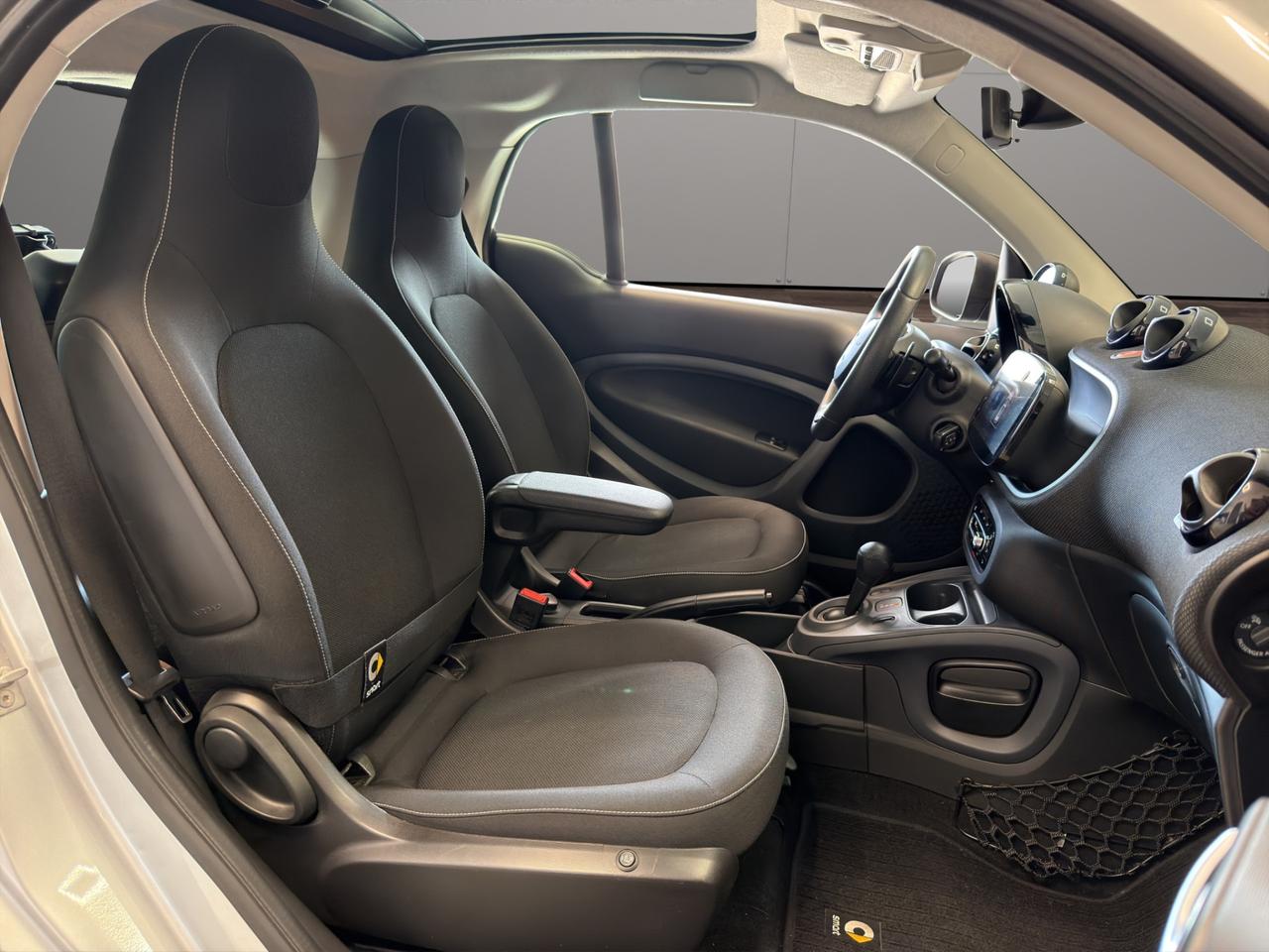 Smart fortwo coupe 0.9 Passion Turbo 90cv - Unico proprietario - Promo finanziamento - Cerchi in lega 16" - Luci Led - Tetto panoramico - Schermo touch - Sport Pack