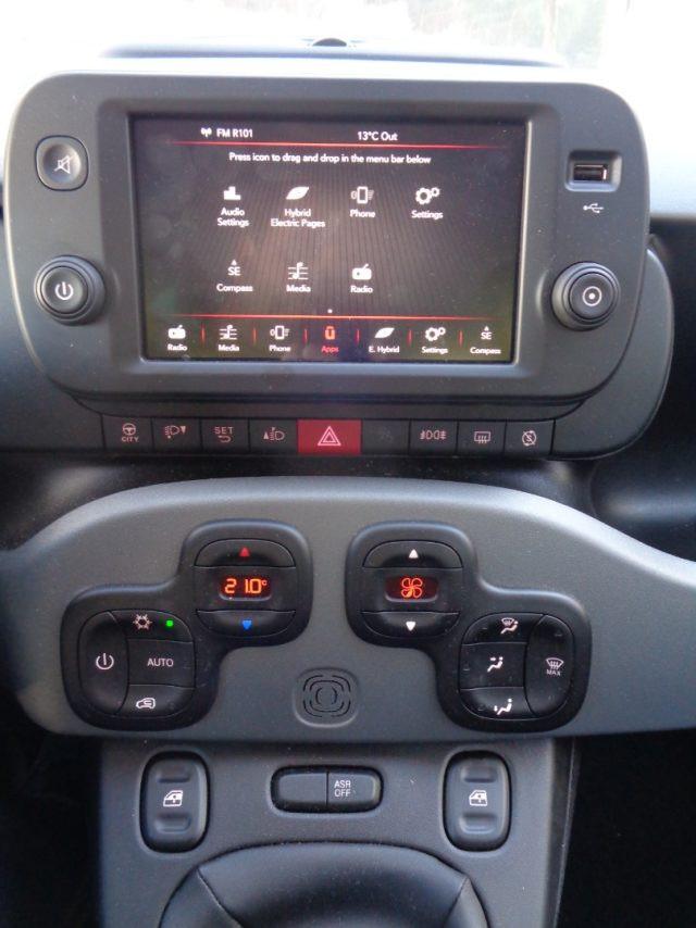 FIAT Panda 1000 HYBRID CITY CROSS PLUS 70CV CARPLAY CLIMAUTO