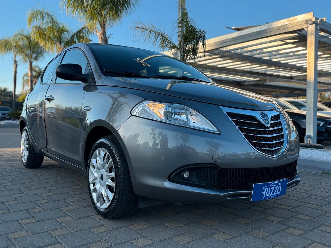 Lancia Ypsilon 1.2 69 CV 5 porte Gold