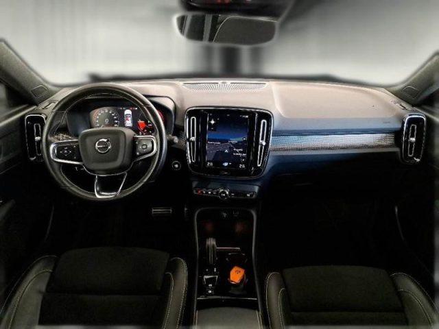 VOLVO XC40 T5 Recharge Plug-in Hybrid R-design