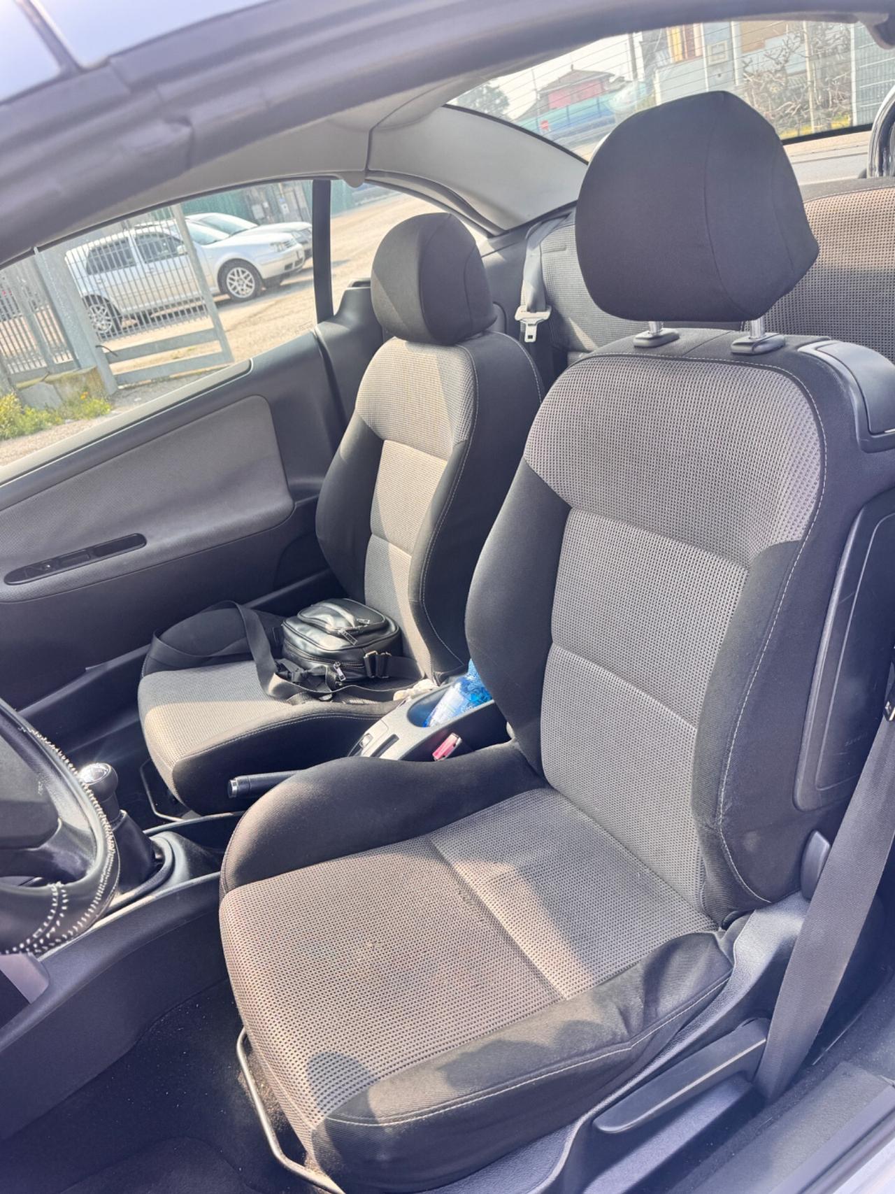 Peugeot 207 1.6 HDi Cabrio