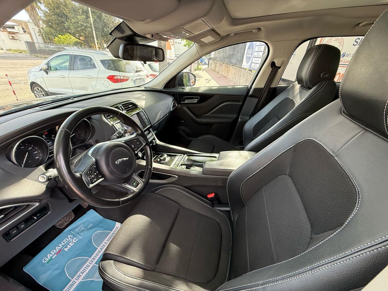 Jaguar F-Pace 2.0 R-Sport AWD 180 HP