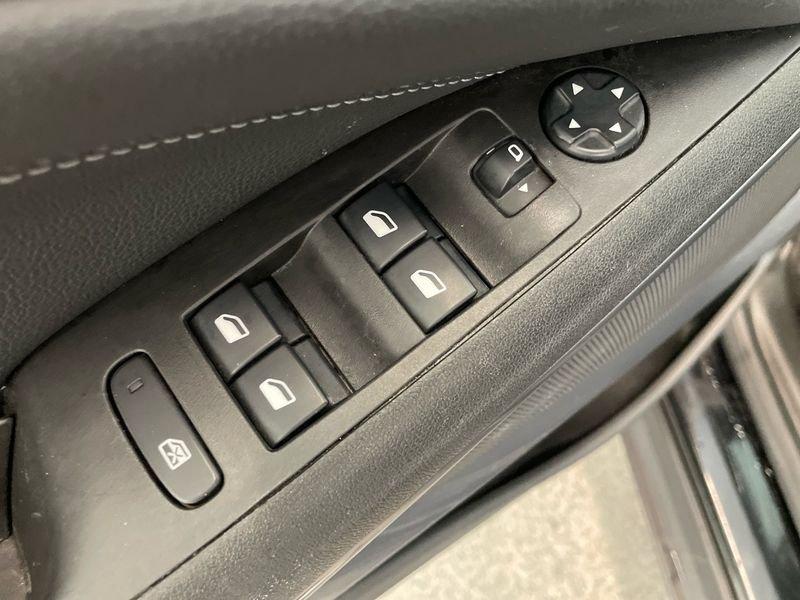 Opel Crossland 1.2 83cv Elegance MT5