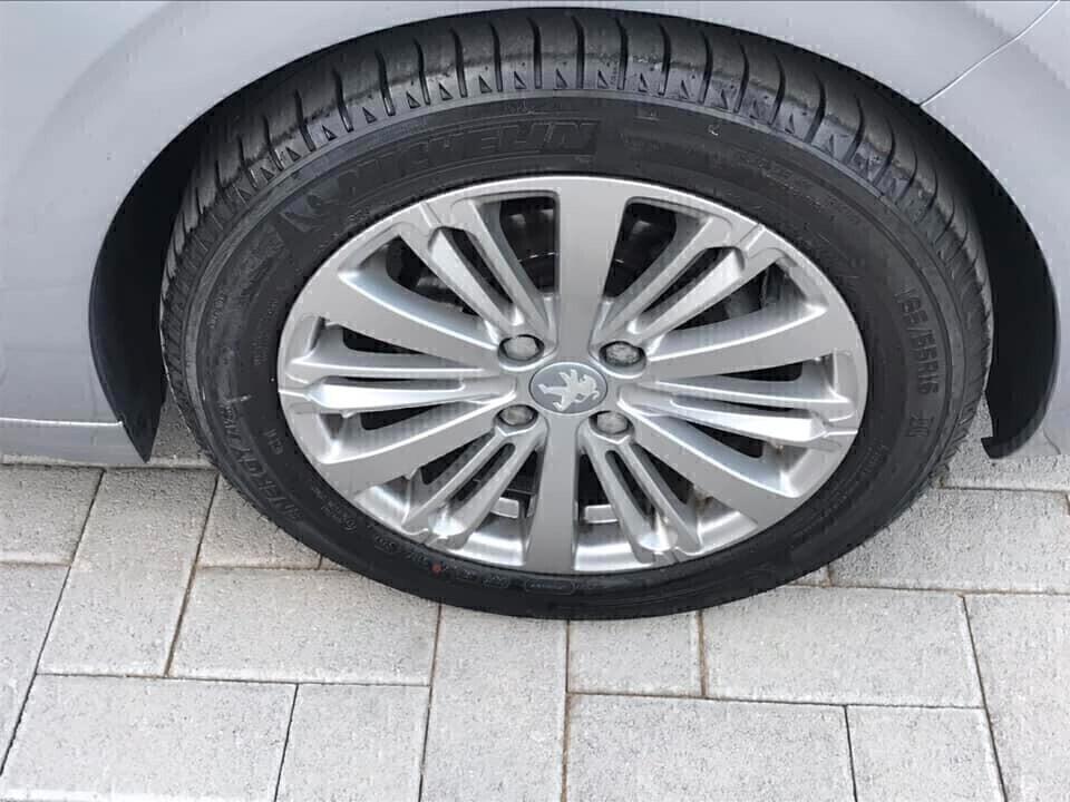 Peugeot 208 1.5 HDi 100 cv Allure 2019