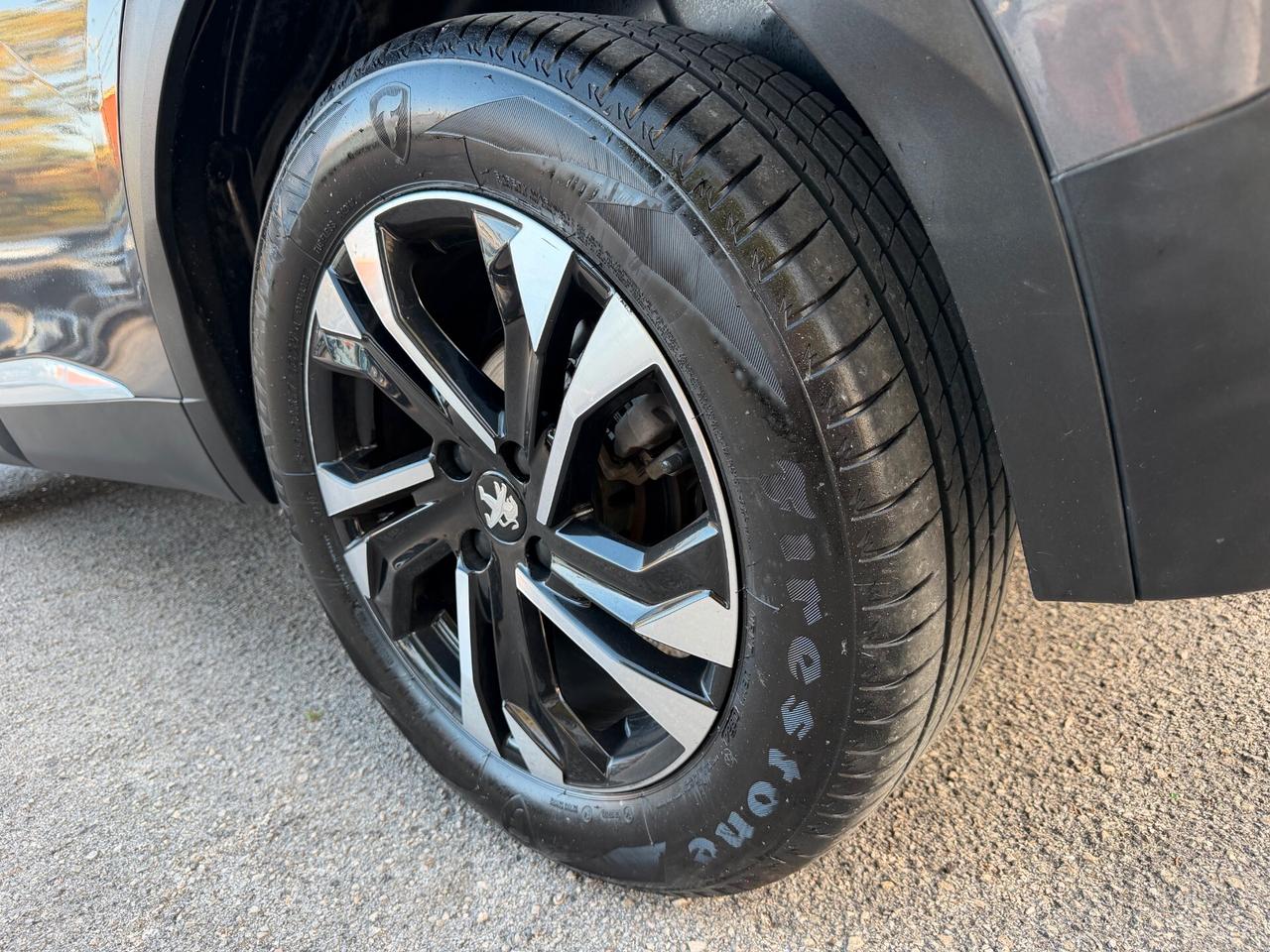 Peugeot 2008 BlueHDi 130 S&S EAT8 Allure Pack 2022