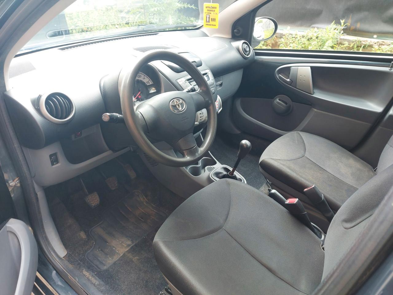 Toyota Aygo 1.0 benz 5 porte 2011