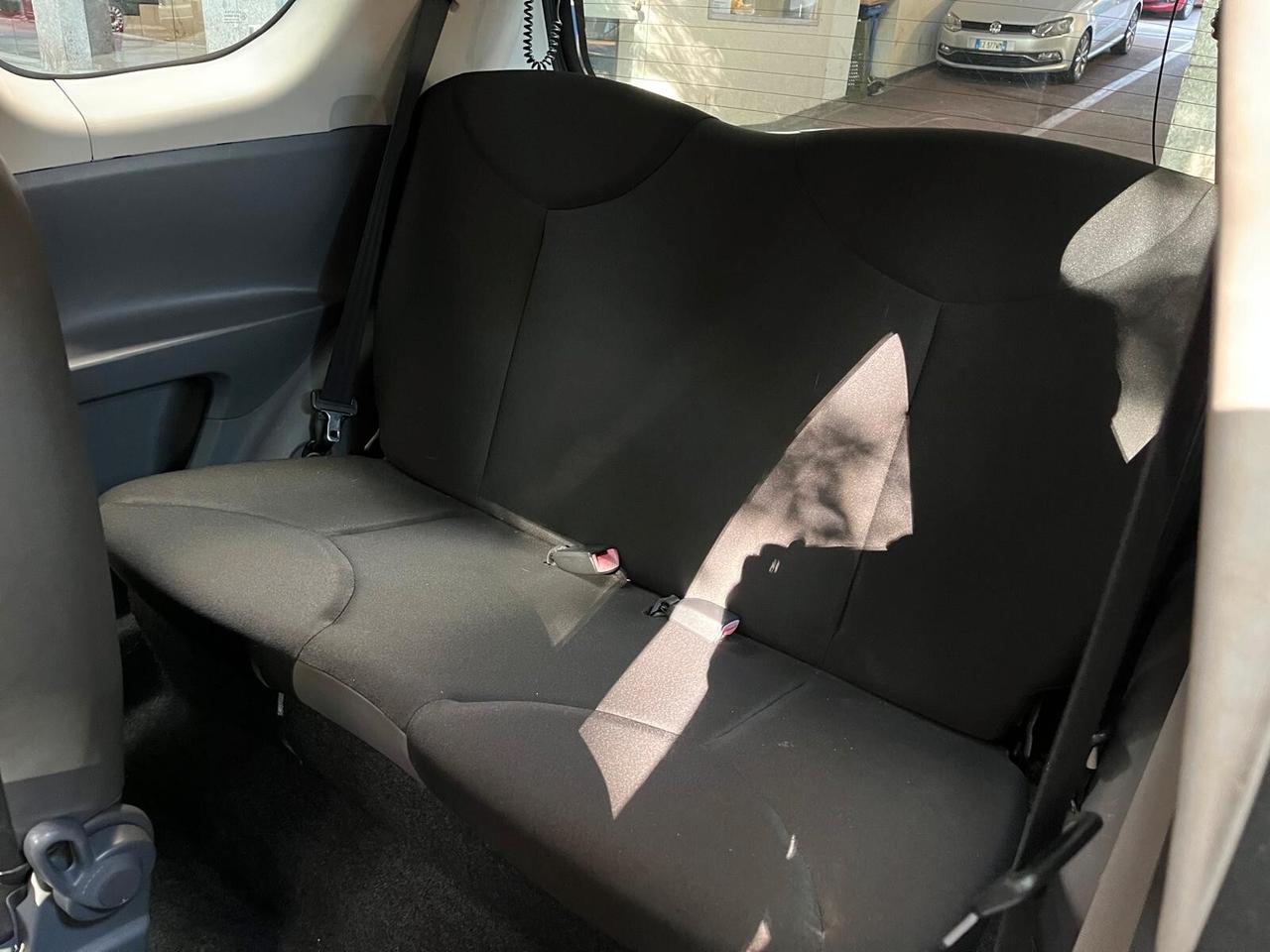 Toyota Aygo 1.0 VVT-i 69 CV 3 porte x-play