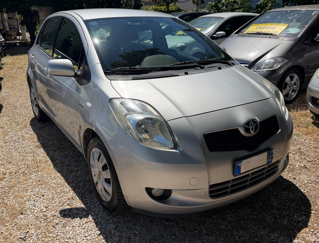 Toyota Yaris 1.4 D-4D 5 porte Navi