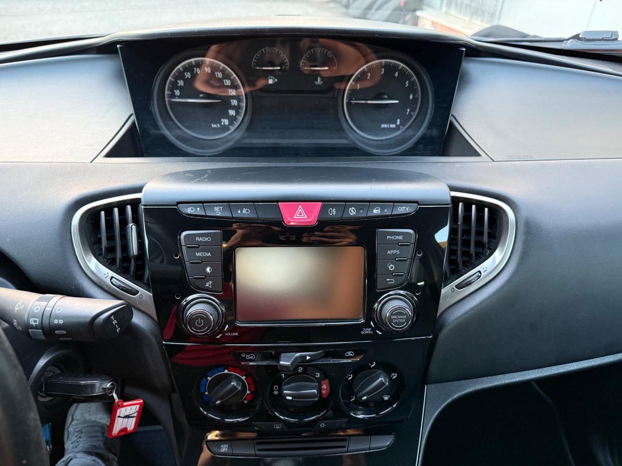 Lancia Ypsilon 1.2 69 CV 5 porte Platinum Km Certif.