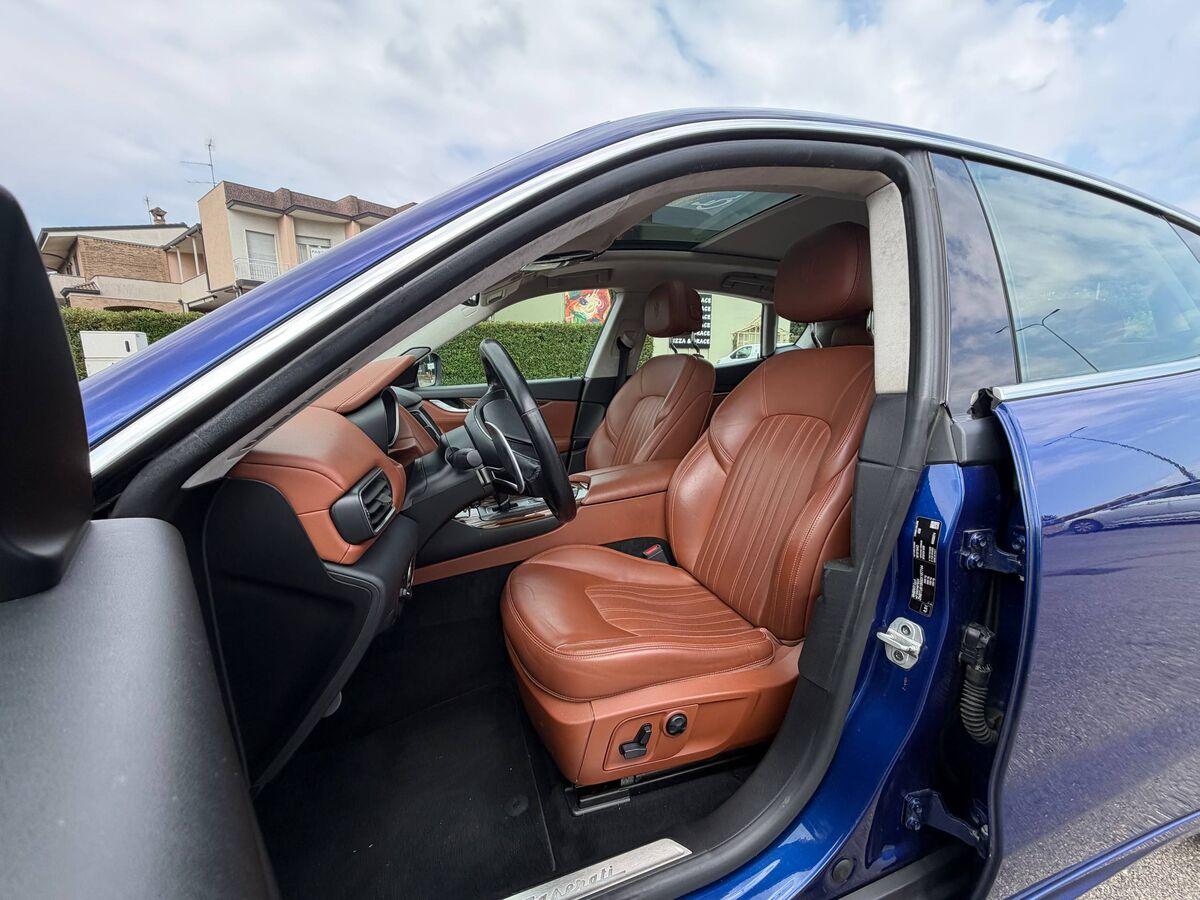 Maserati Levante 3.0 V6 275cv auto