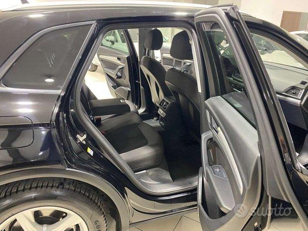 AUDI Q5 35 TDI S tronic Business