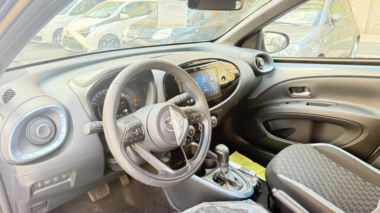Toyota Aygo X 1.0 VVT-i 72 CV 5 porte Lounge Air S-CVT LED NAVI KAMERA PDC CERCHI 16 CAR PLAY KM 0