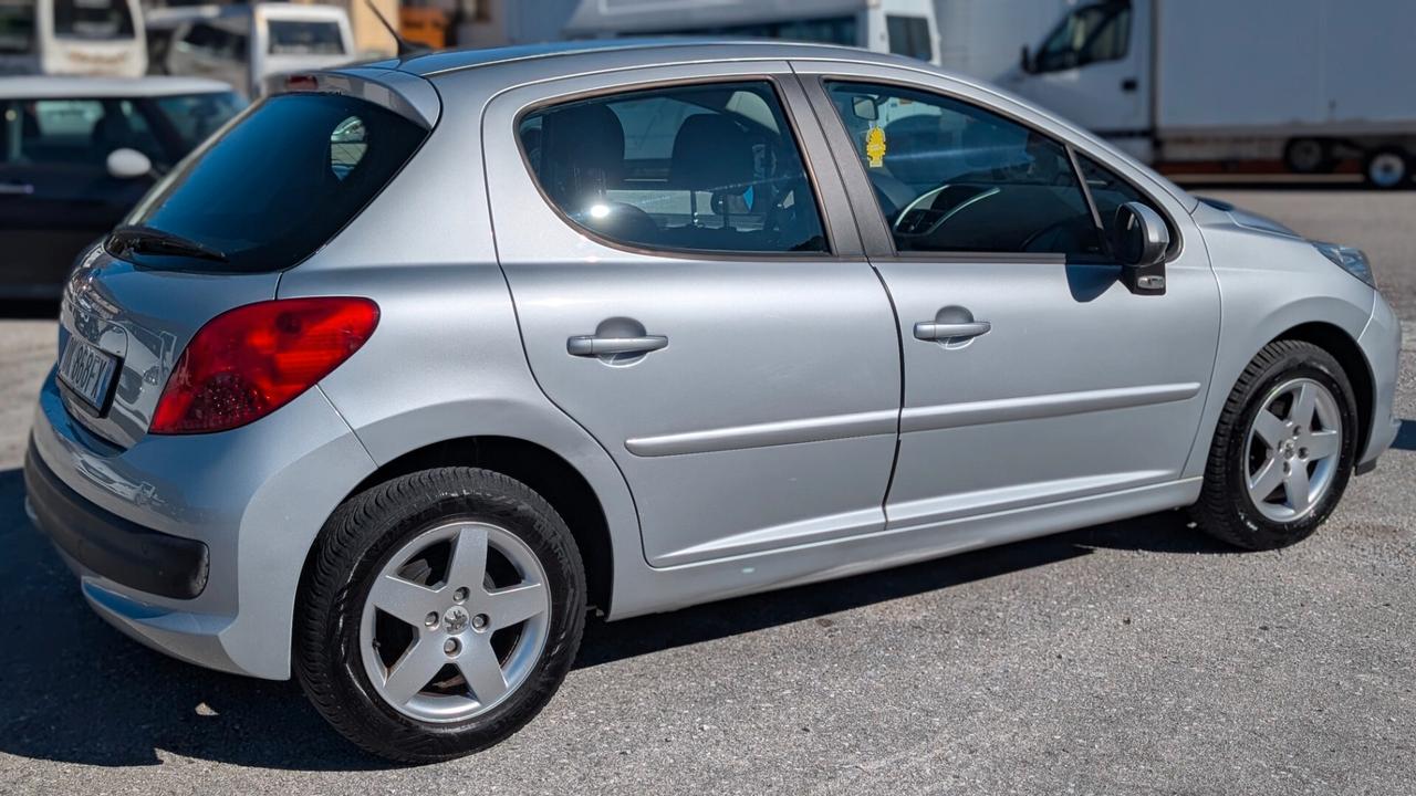 Peugeot 207 1.4 HDi 70CV 5p. XS