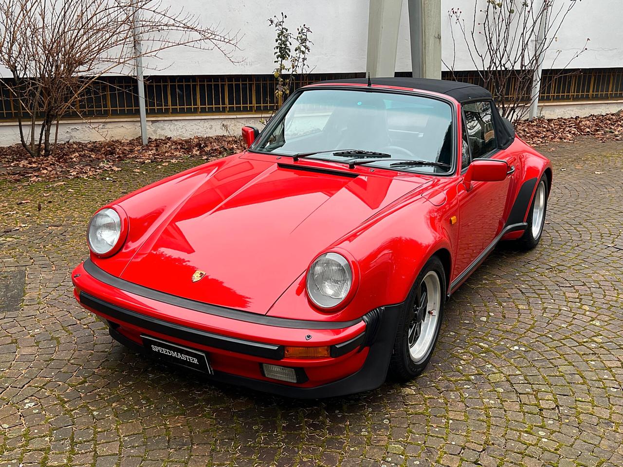 Porsche 911 Carrera 3.2 Cabriolet