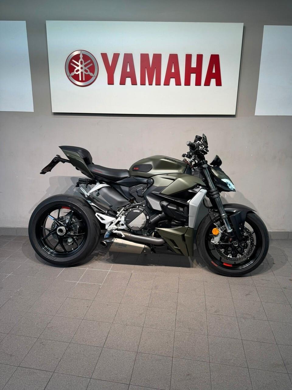 Ducati Streetfighter V2