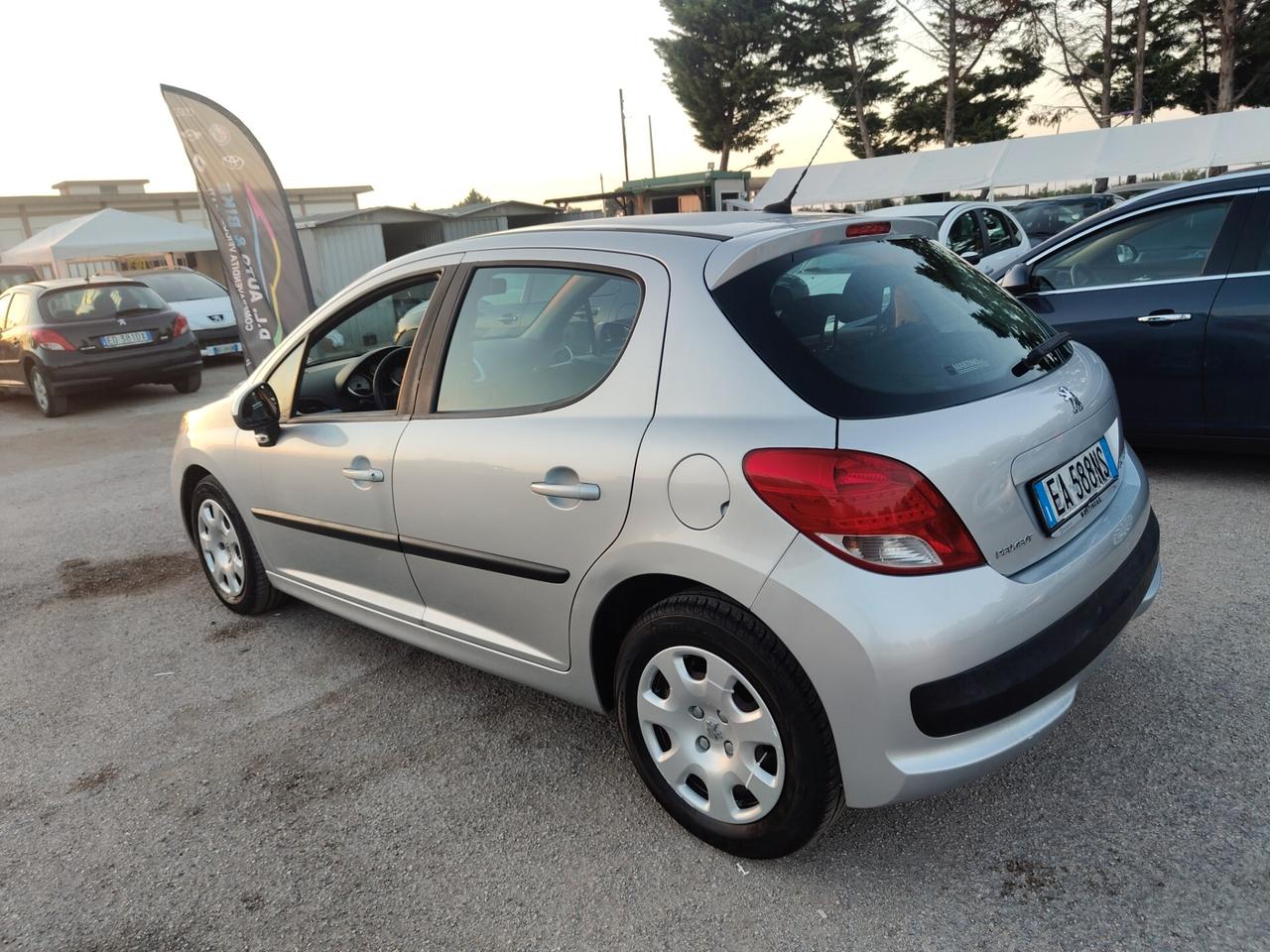 Peugeot 207 1.4 HDi 70CV FAP 5p. X Line