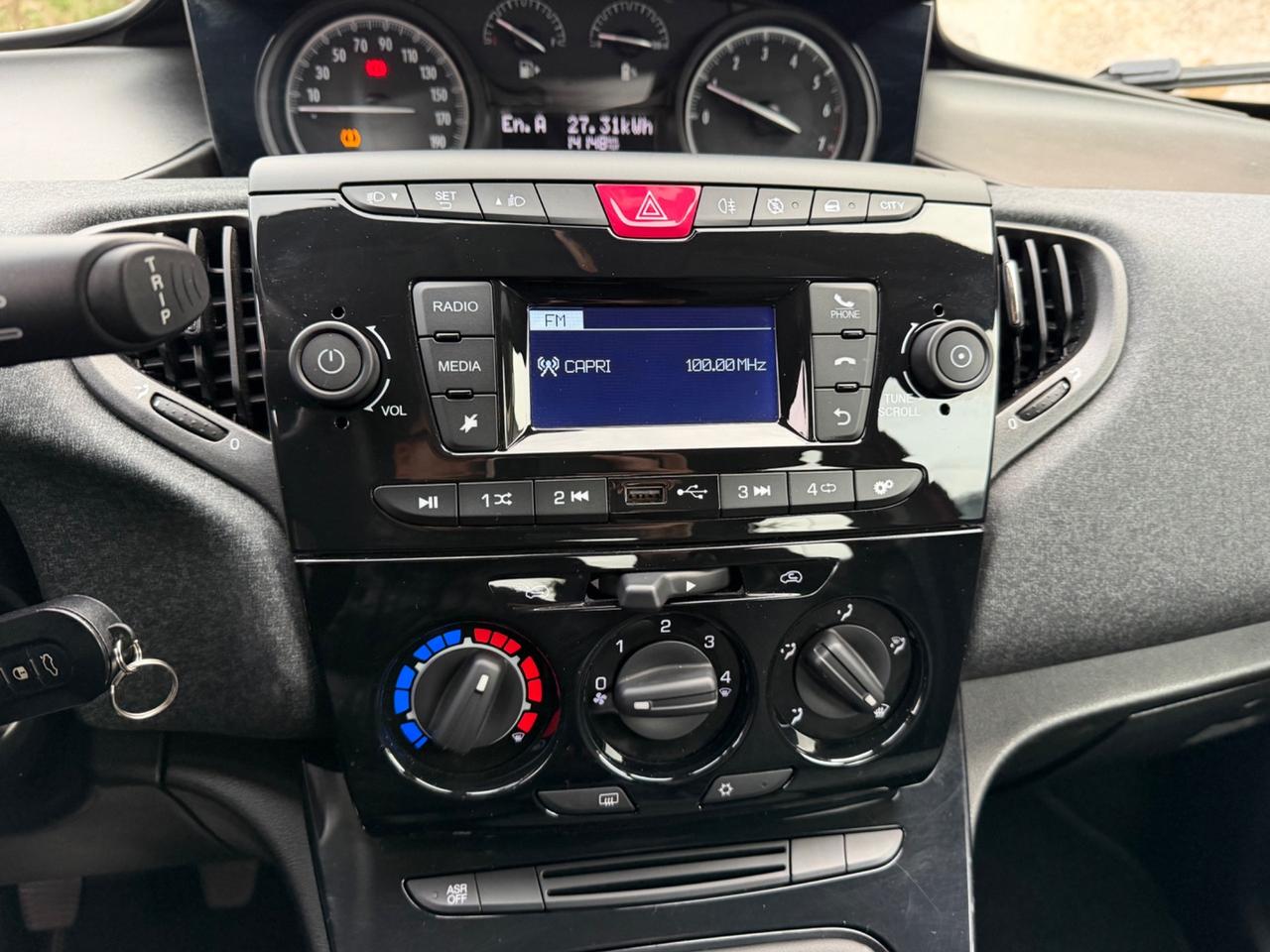 Lancia Ypsilon 1.0 FireFly 5 porte S&S Hybrid Gold