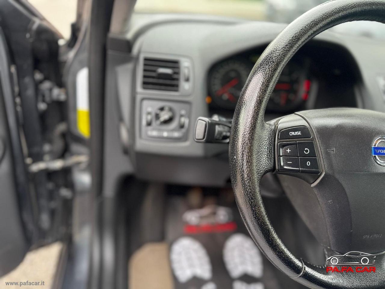 VOLVO V50 2.0 D Summum