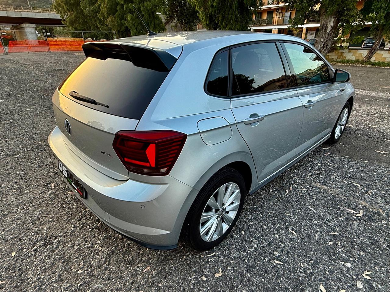 VOLSKSWAGEN POLO 1.6 TDI 95 CV 5p. RLINE