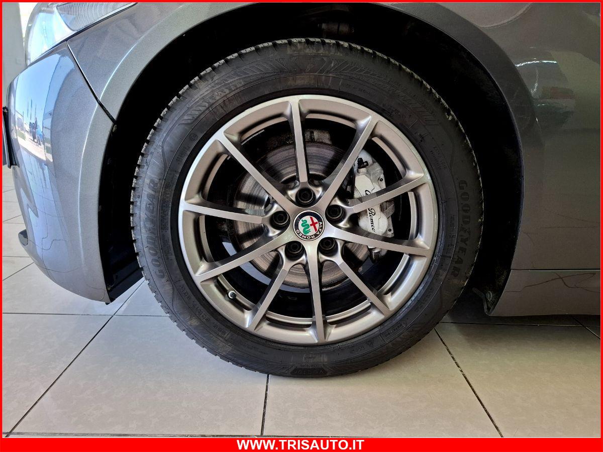 ALFA ROMEO Giulia 2.2 TD AT8 Super IVATA (FARI BIXENO+NAVI)