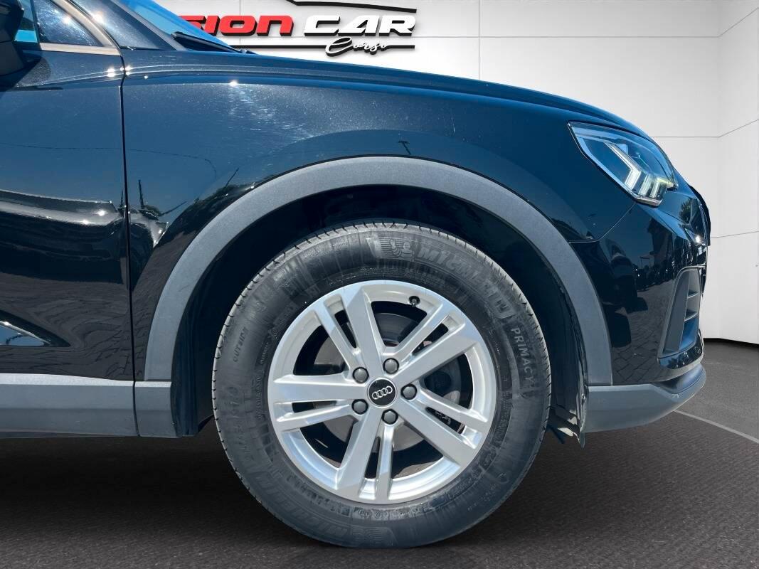 Audi Q3 35 2.0 tdi Business s-tronic