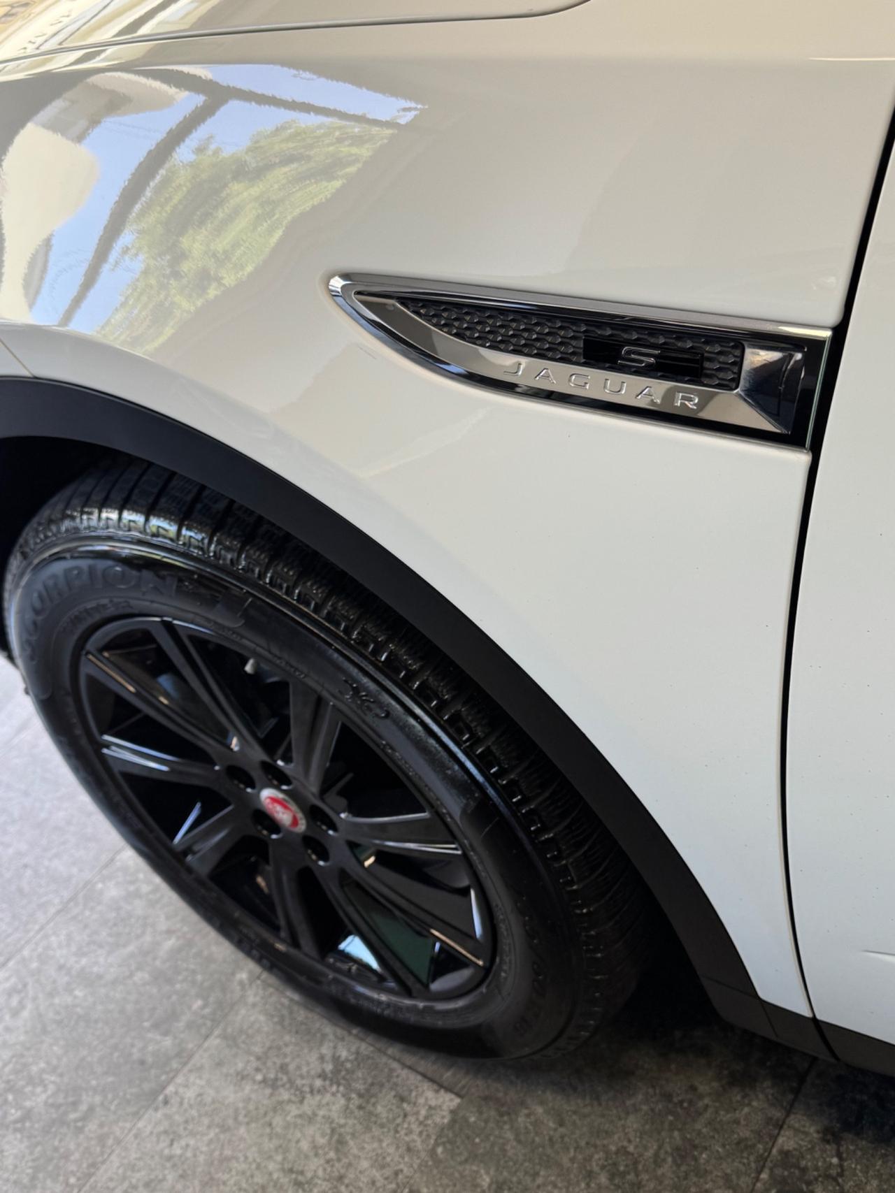Jaguar E-Pace S 2.0D 180 CV AWD FINANZIABILE