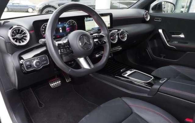 Mercedes-Benz A 200 NIGHT AMG PREMIUM NAVI 18" KAMERA 64 COLORI